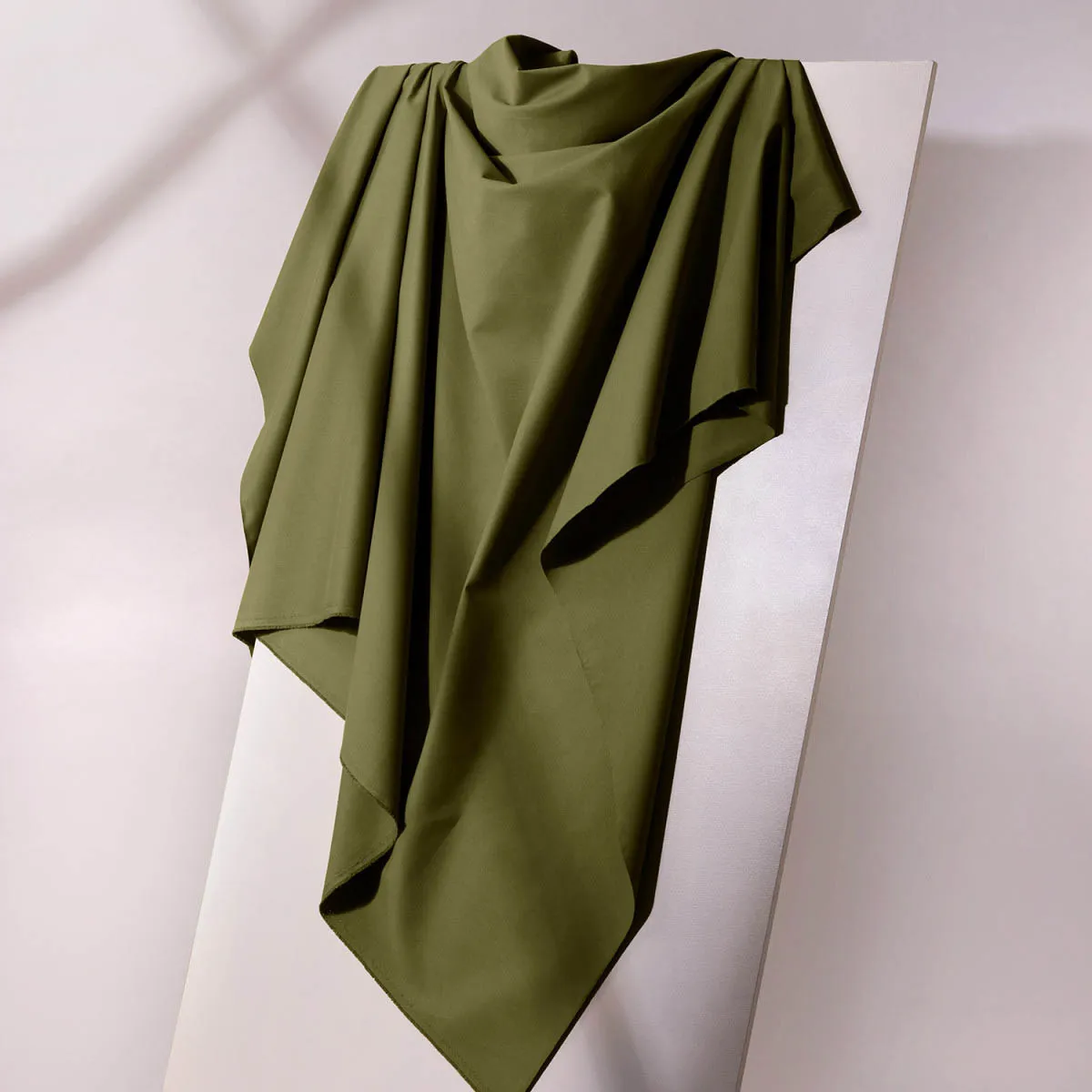 Katoenen gabardine light ivy green - Atelier Brunette